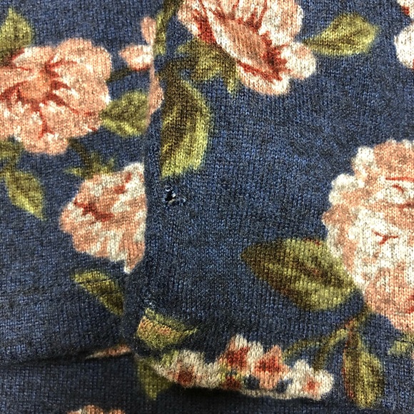 Absolutely Famous Hooded Fleece Top - Picture 7 of 7